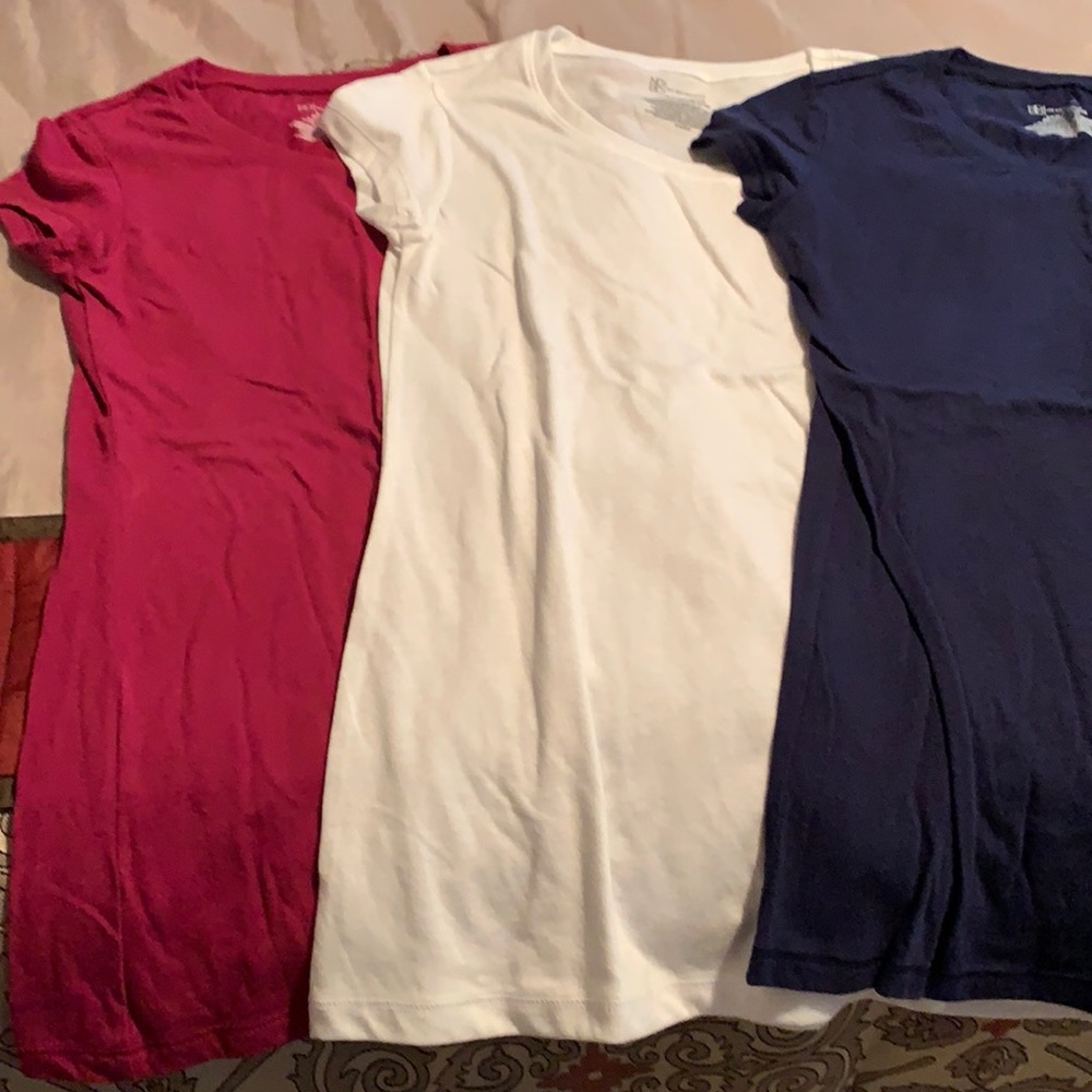 3 No Boundaries tee shirts